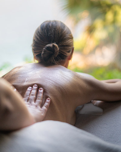 Treatment and massage at the Spa Sisley in Cassis | Hotel Roches Blanches